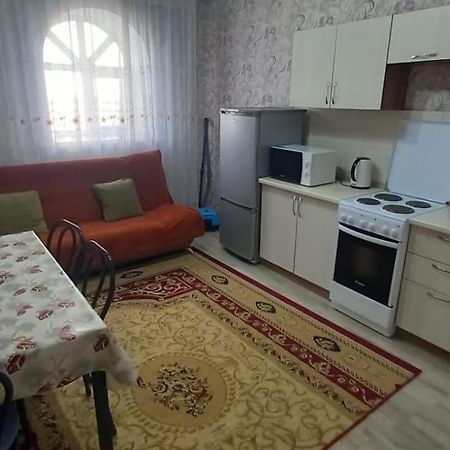 Ferienwohnung Уютная Квартира Комфорт Класса76 Astana Exterior foto