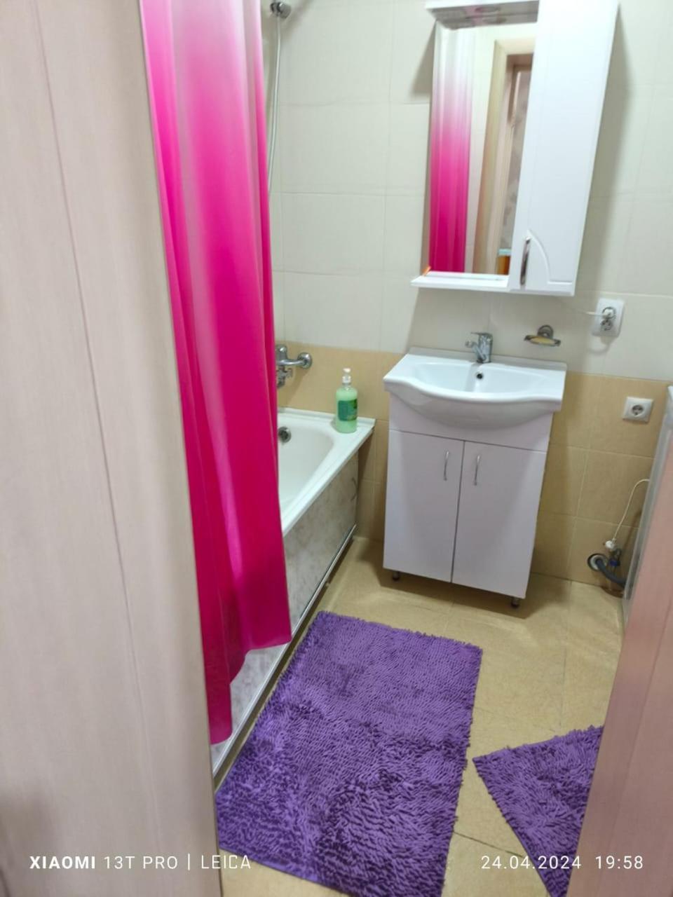 Уютная Квартира Комфорт Класса76 Astana Exterior foto
