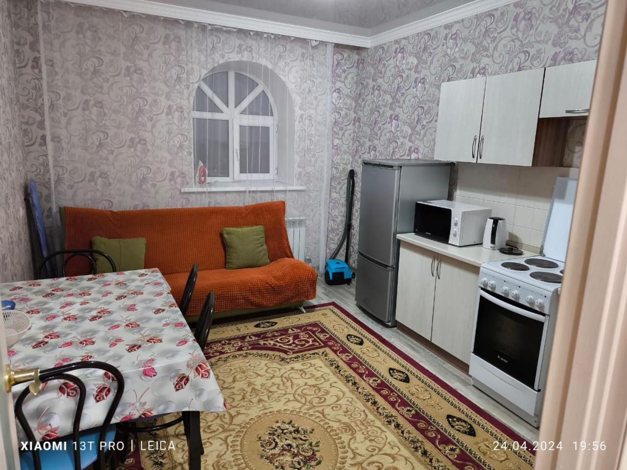 Ferienwohnung Уютная Квартира Комфорт Класса76 Astana Exterior foto